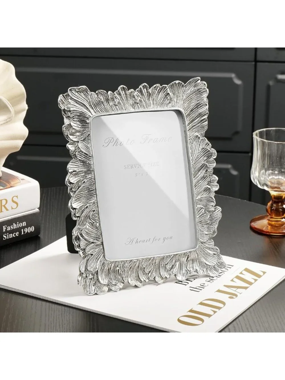 Elegant Vintage 5x7 Picture Frame with Textured Palm Leaves for Wall & Tabletop